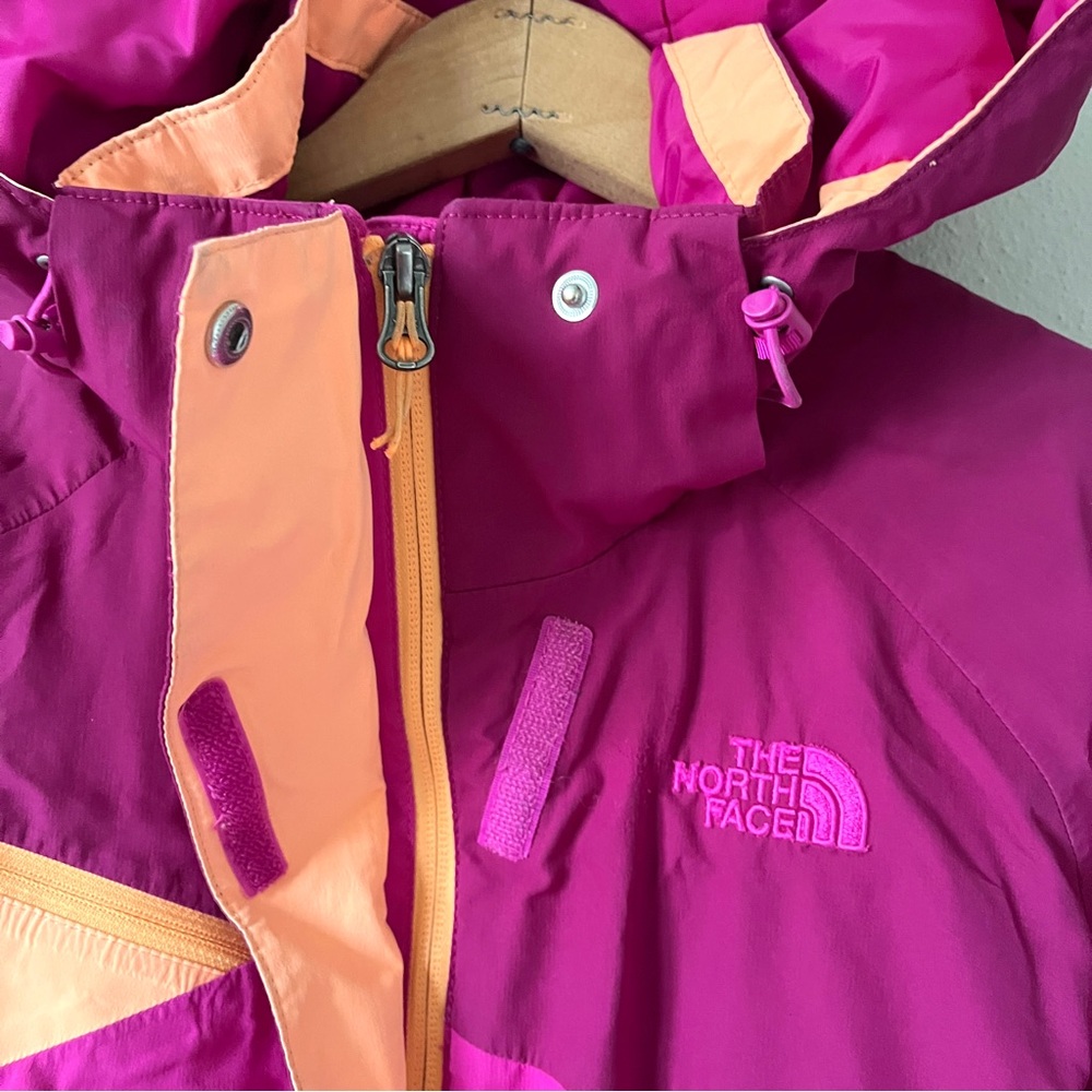 The North Face Women's Fuchsia & Orange Cinnabar Triclimate Hooded Rain Jacket - Picture 4 of 16